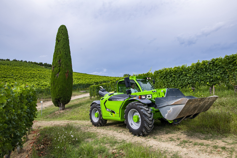 tractor telescópico Merlo TF35.7 en Estepa